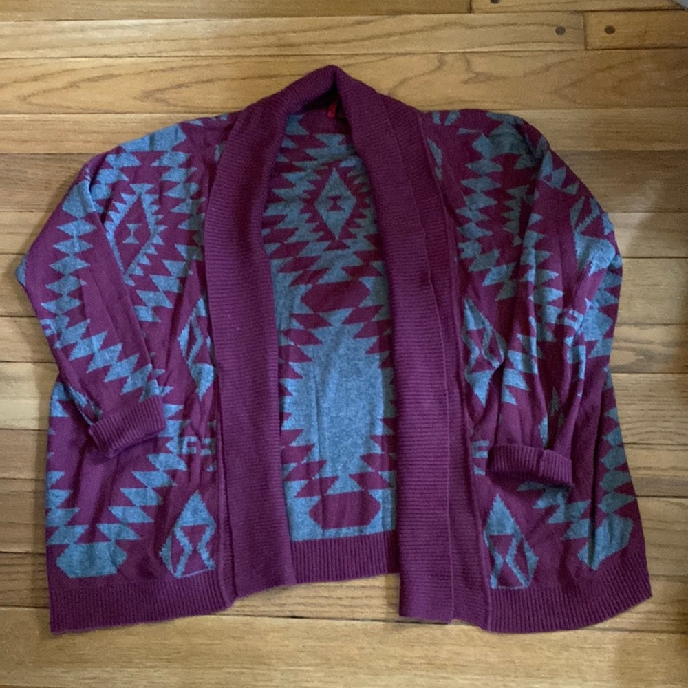 Size M cardigan by Heart -n- Crush